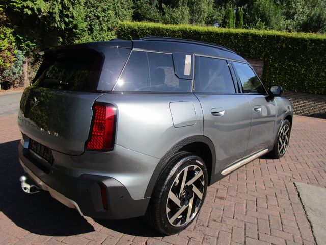 MINI Cooper C Countryman  Favoured Trim