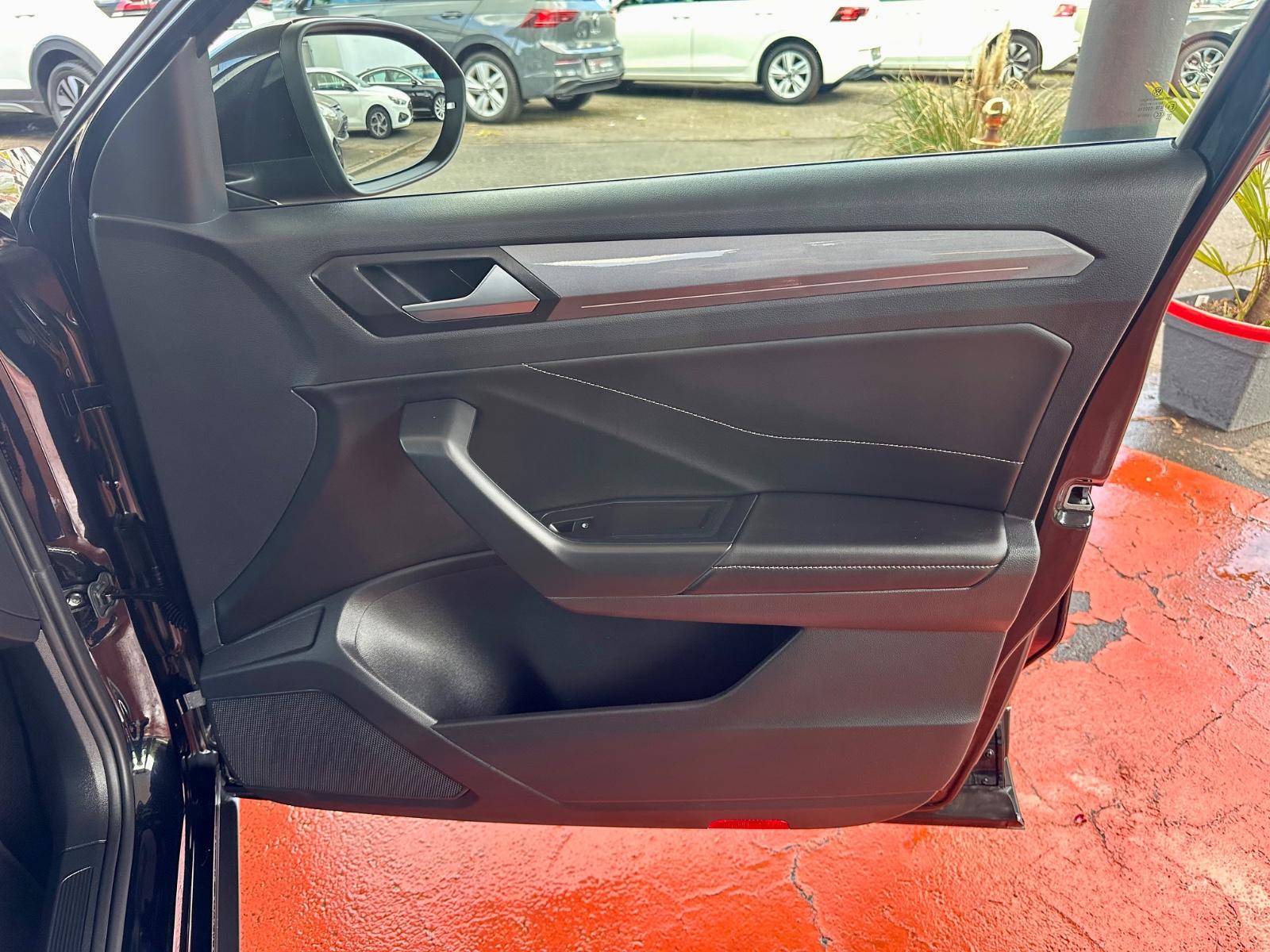 Volkswagen T-Roc 1.5 TSI Style LED App-Connect 1.Hand, миниатюра 24