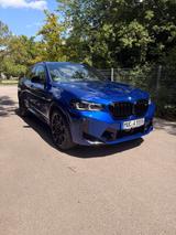 BMW X4 M COMPETITION - blaue BMW X4 M
