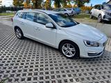 Volvo V60 D6 TWIN ENGINE Plug-in-Hybrid Momentum - Volvo V60 Momentum mit Hybrid-Antrieb (Diesel-Elektro)