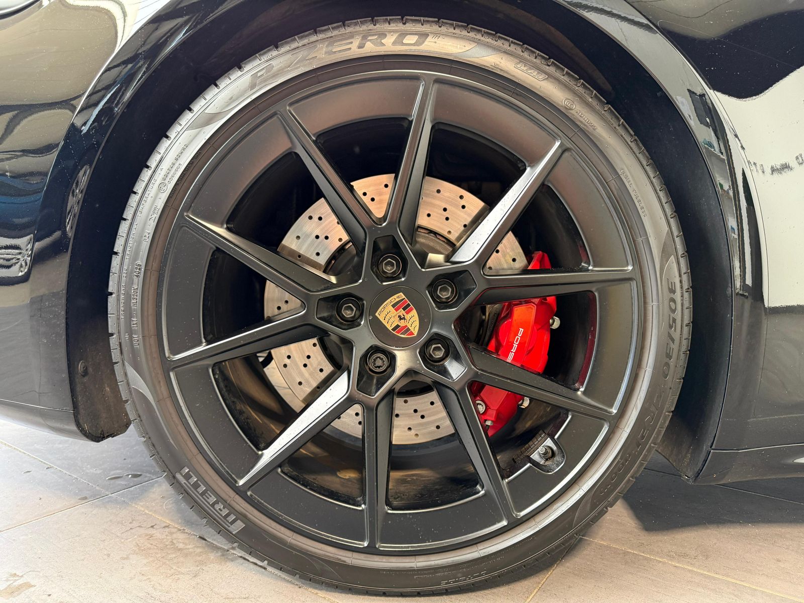 Fahrzeugabbildung Porsche 992 Carrera S GLASDACH+SPORTDESIGN+HD-MATRIX+21"
