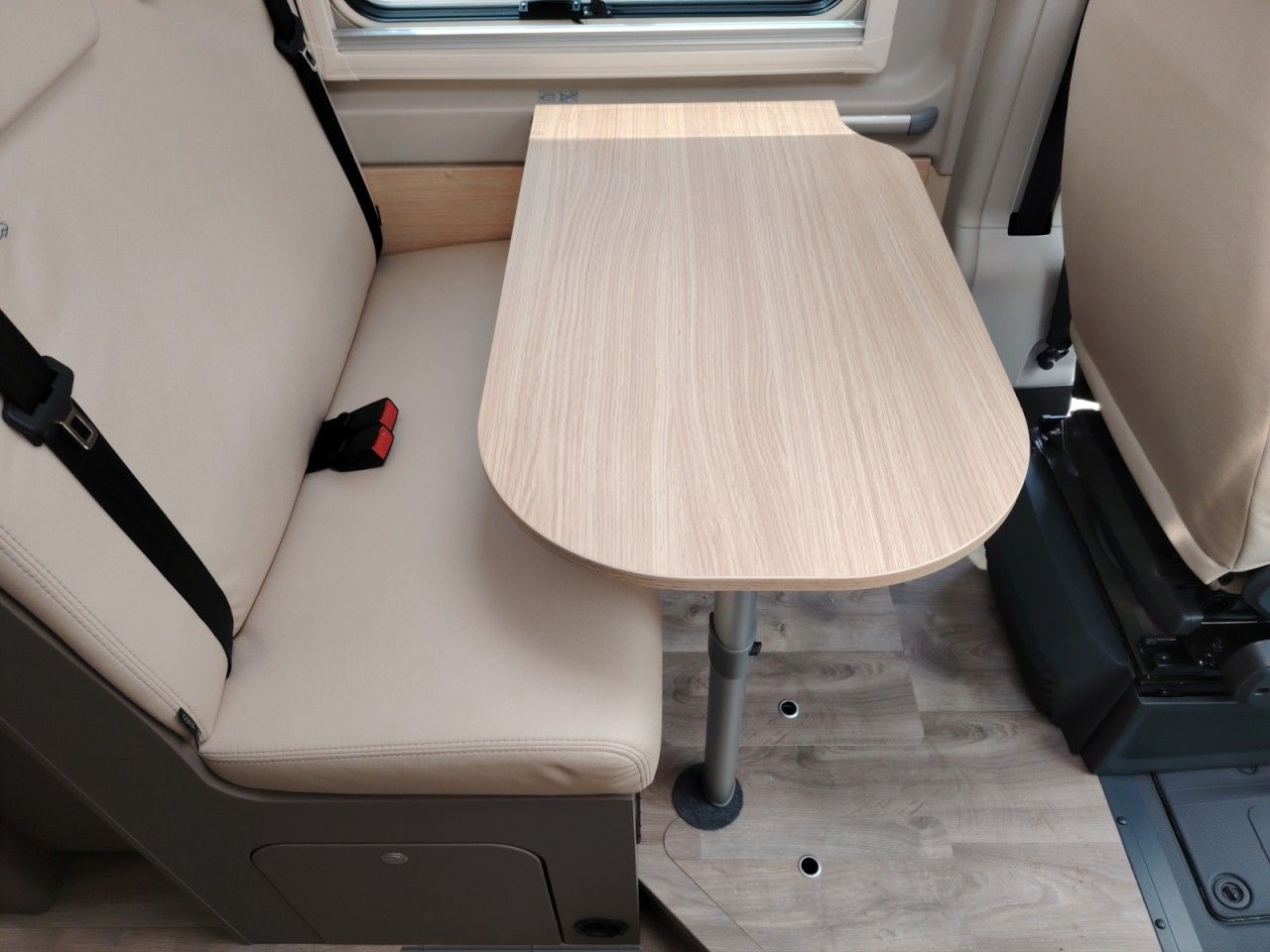 Fahrzeugabbildung LMC Innovan 603 Edition 70 Jahre Markise