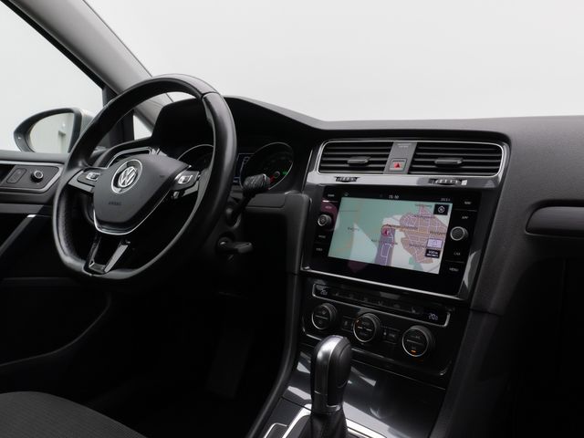 Foto Nummer 34: VW Golf