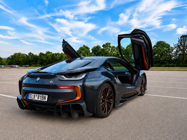BMW i8 Coupé -Ultimate Sophisto Edition  1 of 200 