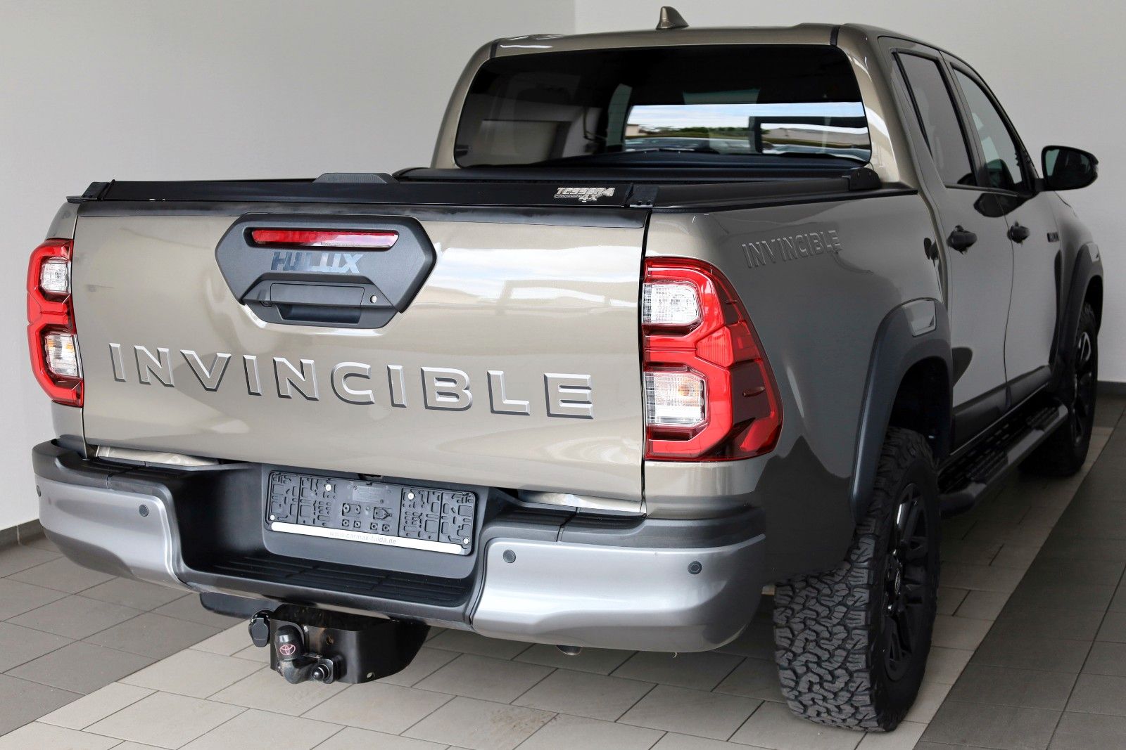 Fahrzeugabbildung Toyota Hilux 2.8 D-4D Invincible,ACC,Navi,Rollo,AHK