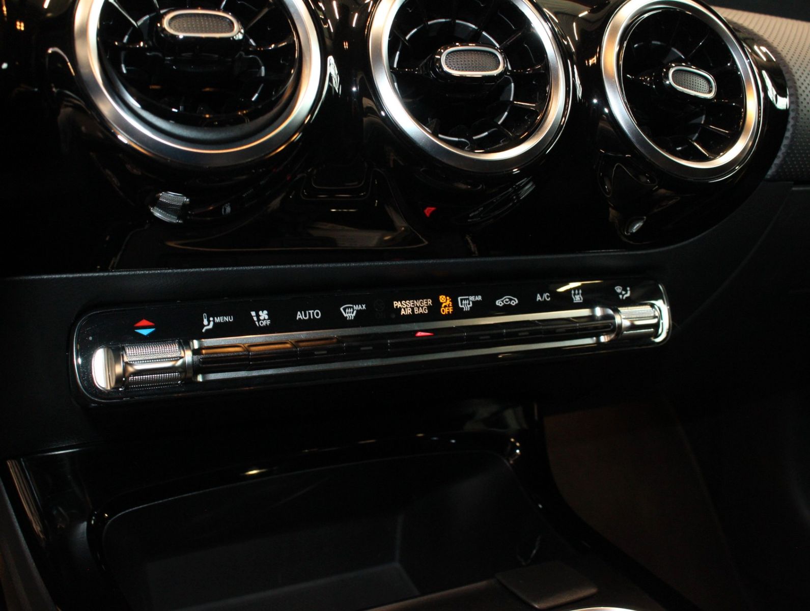 Fahrzeugabbildung Mercedes-Benz A 250 e AMG Line MWST*CarPlay*TOP