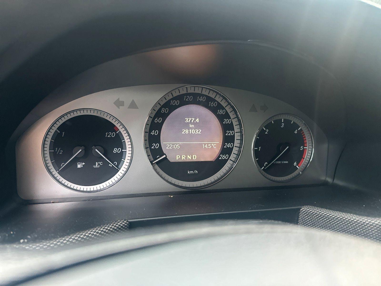 Mercedes-Benz GLK350 2009 — photo 8