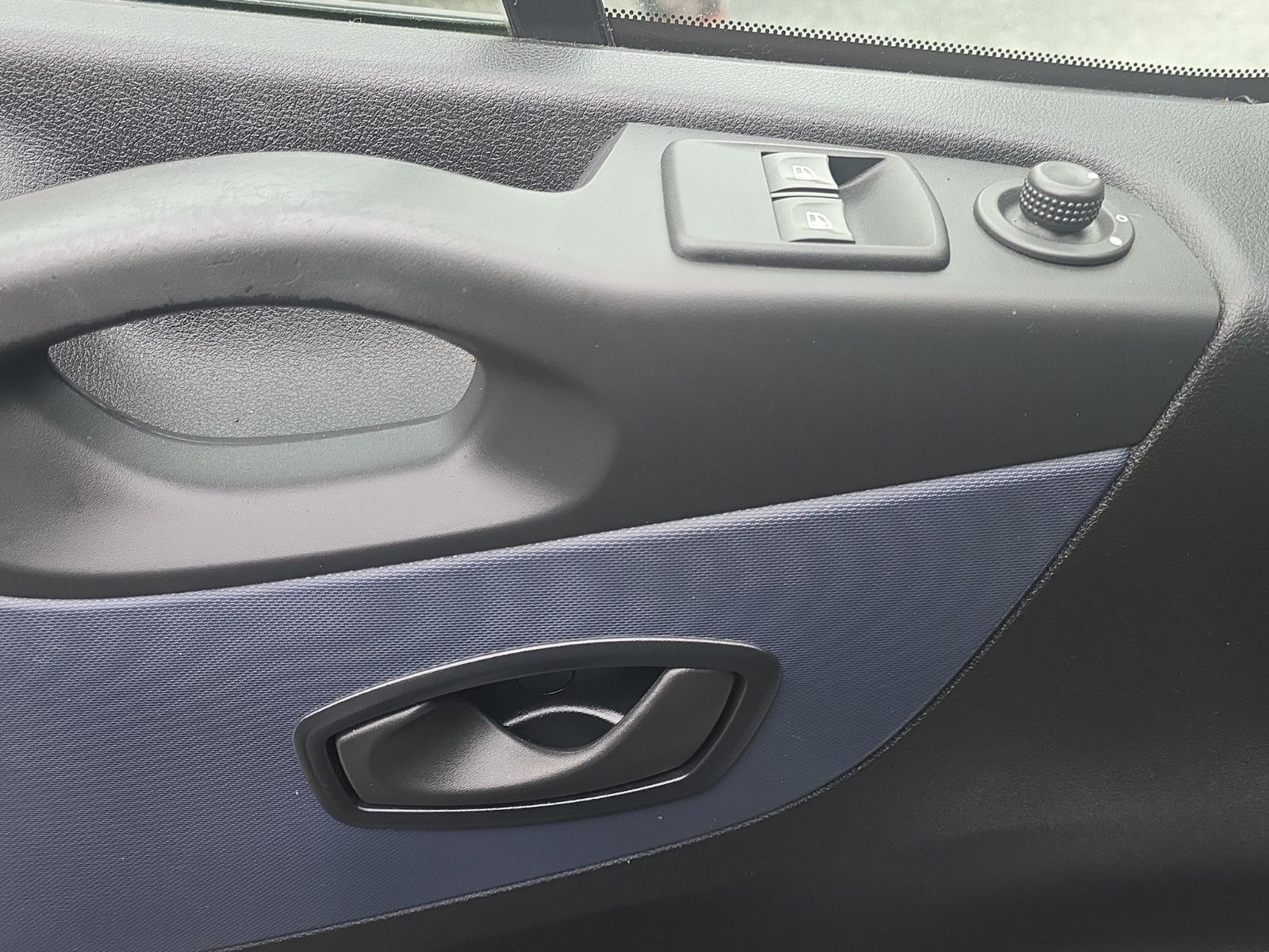 Fahrzeugabbildung Opel Vivaro B Kombi Aus 1.Hand 9-Sitze Klima Tempomat