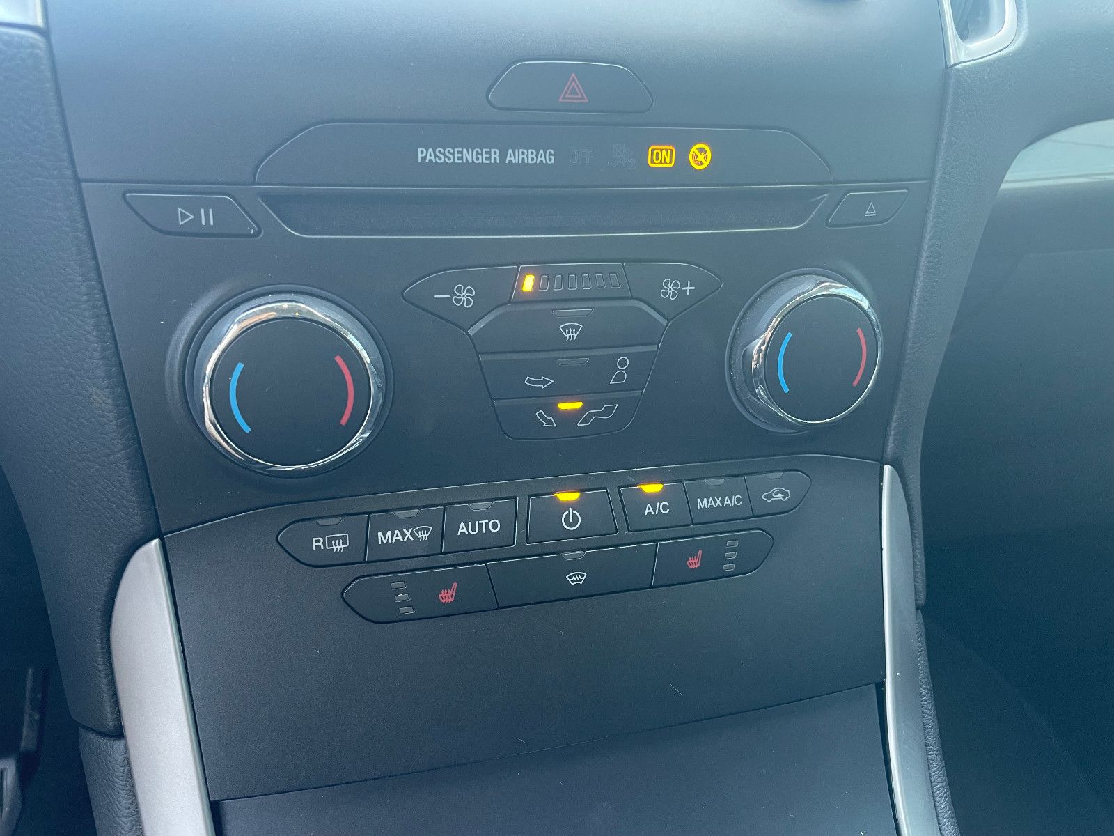 Fahrzeugabbildung Ford S-Max Bluetooth, SHZ, Klimaautom.