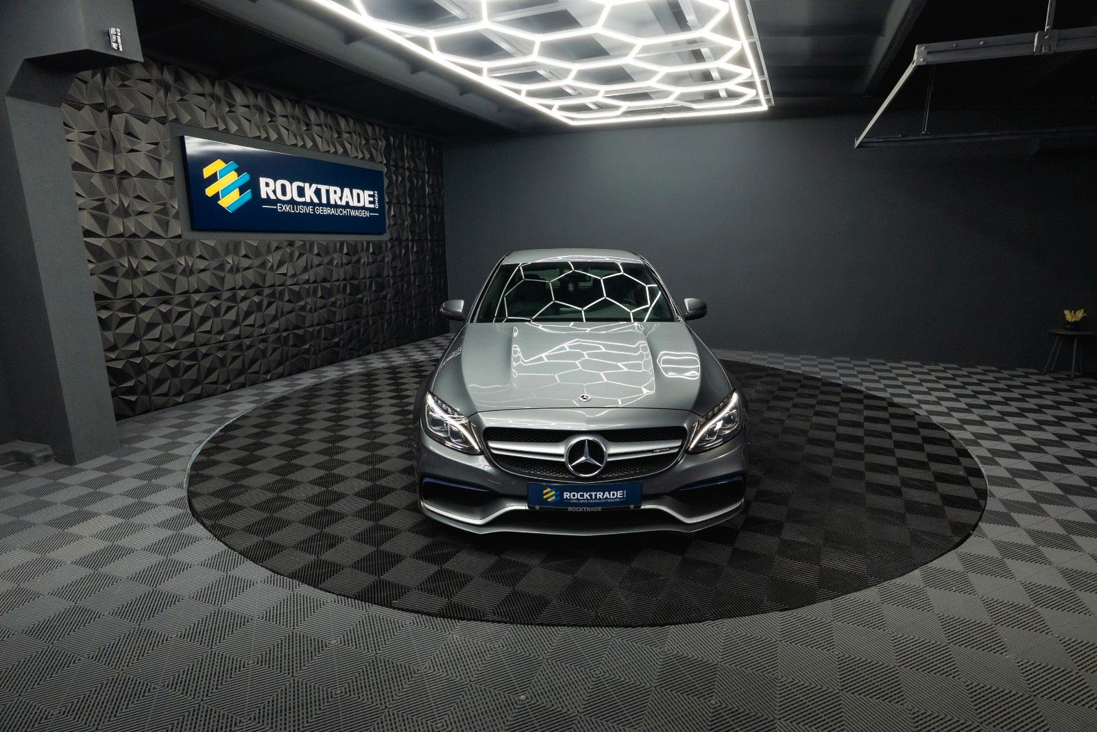 Fahrzeugabbildung Mercedes-Benz C 63 AMG Lim. | BURMESTER | LED | Top Zustand