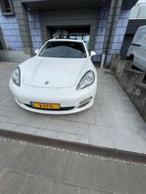Porsche Panamera - Porsche Panamera aus 2011 mit Diesel-Antrieb