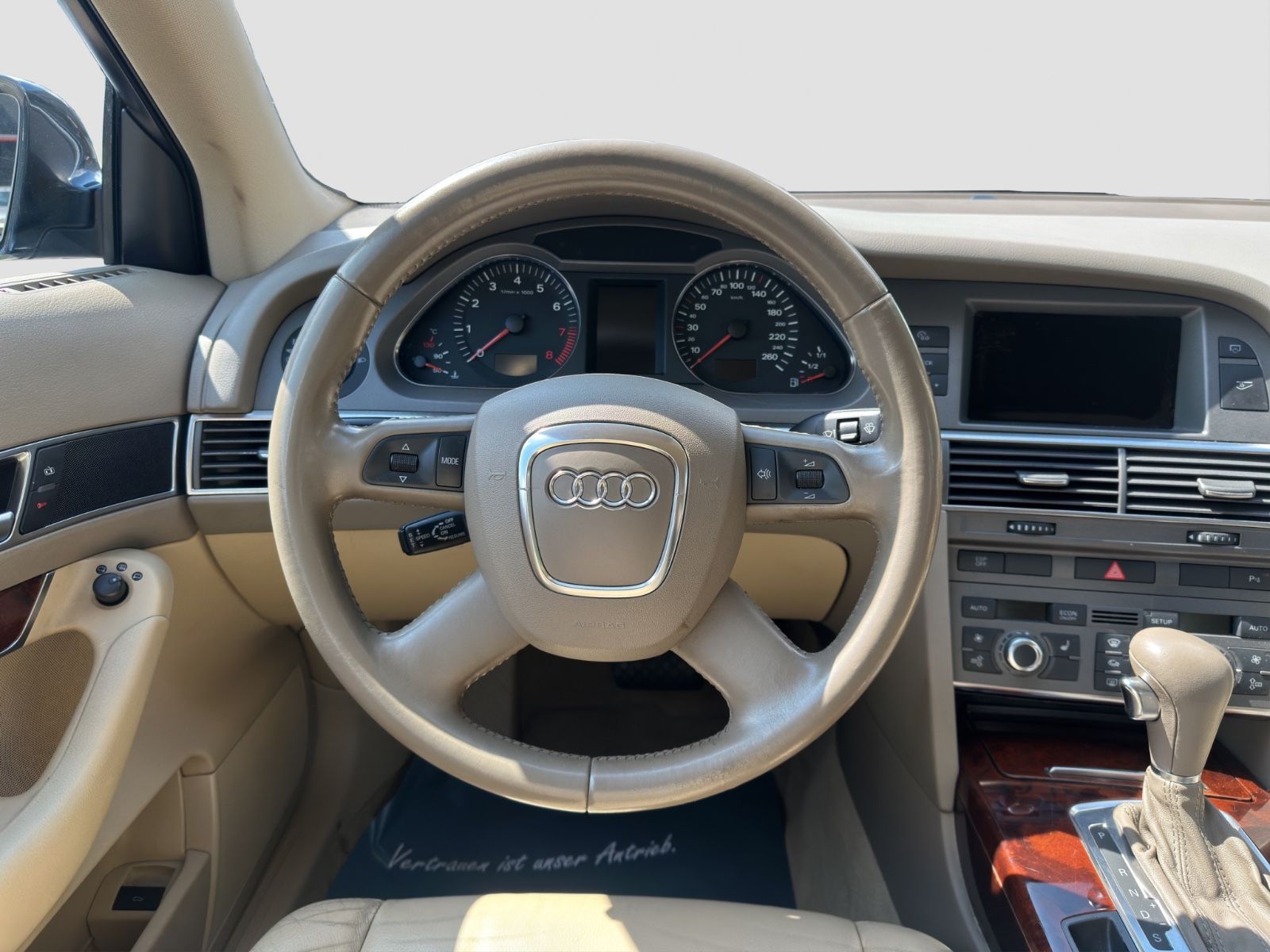 Fahrzeugabbildung Audi A6 Lim. 2.4/II.HAND/Navi/Leder/AHK/SHZ/Tempomat