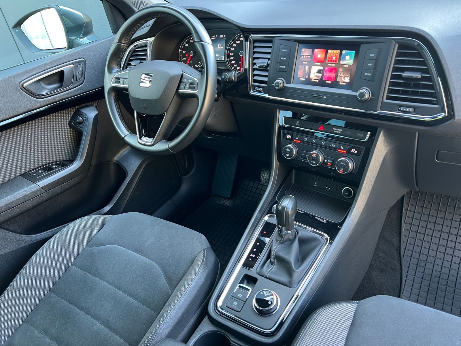 Fahrzeugabbildung SEAT Ateca 1.5 TSI DSG ACT Xcellence *AHK, Kamera, 18
