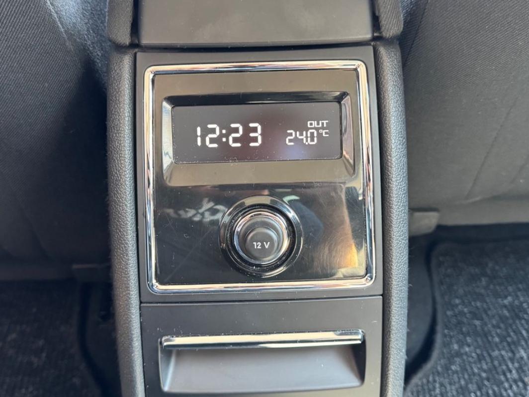 Skoda Superb Combi Active *1.Hand*Garantie*AHK*