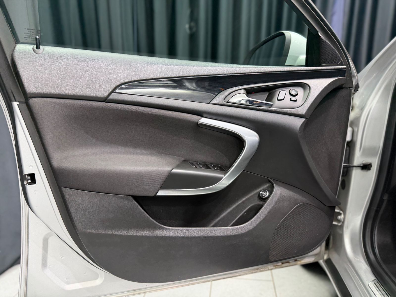 Fahrzeugabbildung Opel Insignia Sports Tourer Innovation|AUTOMATIK|RFK