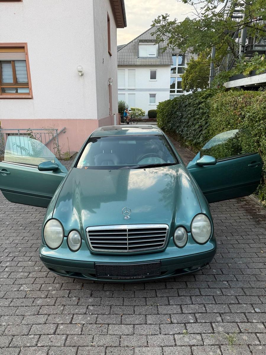 Mercedes-Benz CLK 230