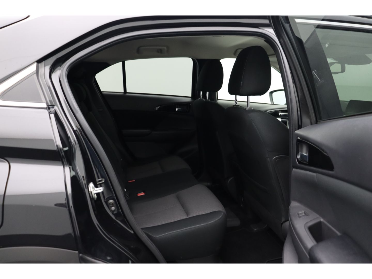 Fahrzeugabbildung Mitsubishi Eclipse Cross Basis Hybrid 4WD Rückfahrkamera