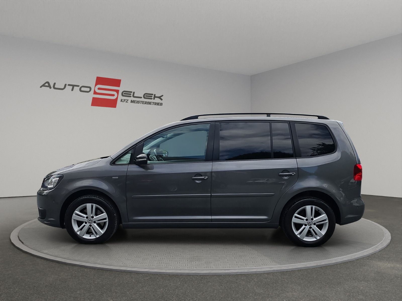 Fahrzeugabbildung Volkswagen Touran Match AUTOMATIK LEDER  PDC SHZ PDC