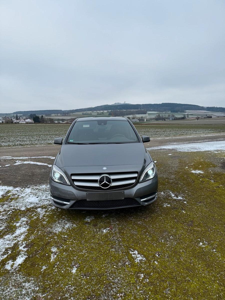 Mercedes-Benz B 200