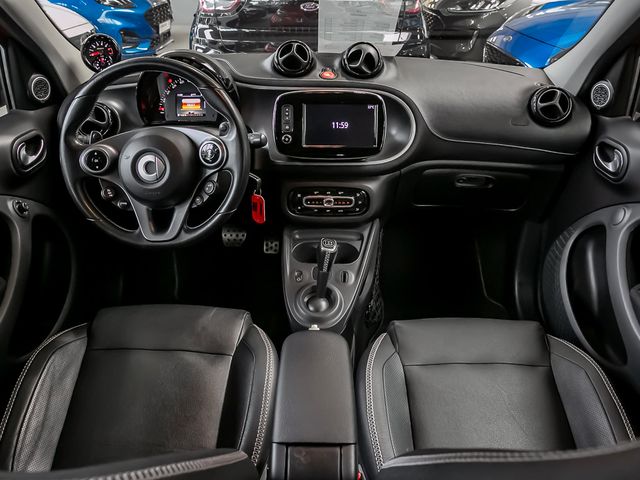 Smart ForFour BRABUS Xclusive Kamera Navi JBL-Sound