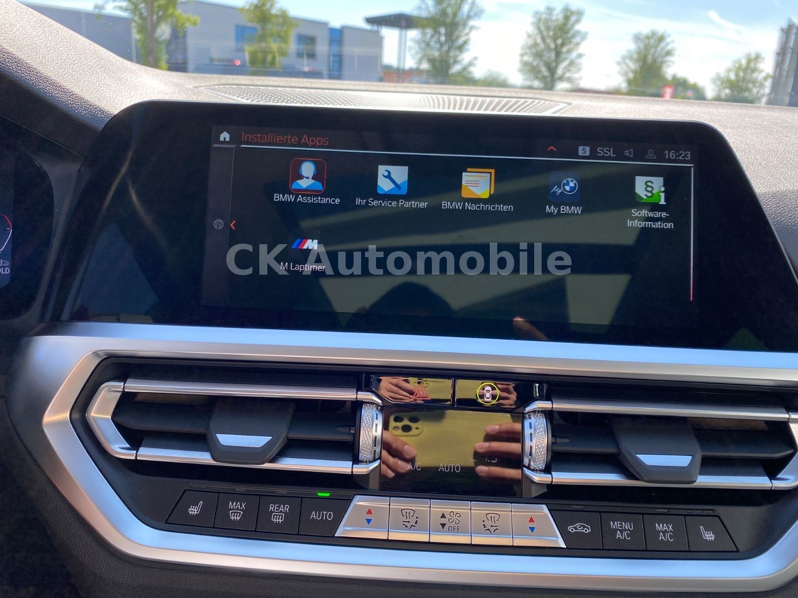 Fahrzeugabbildung BMW 320d xDrive Touring Sport-Line/Laser/Pano/Kamera