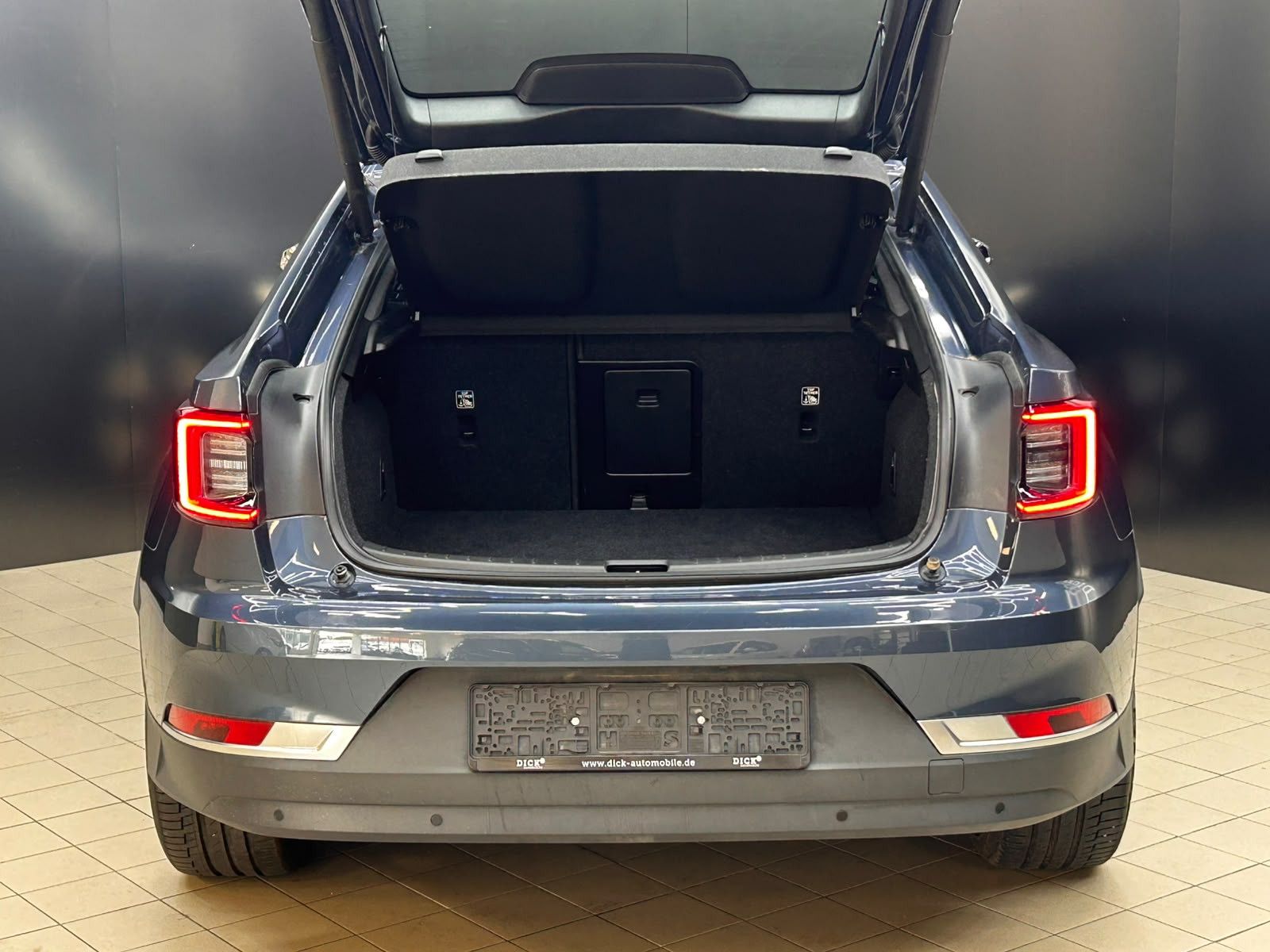 Fahrzeugabbildung Polestar 2 LED+SHZ+NAVI+KEYLESS+ACC+360°+DAB+20"+