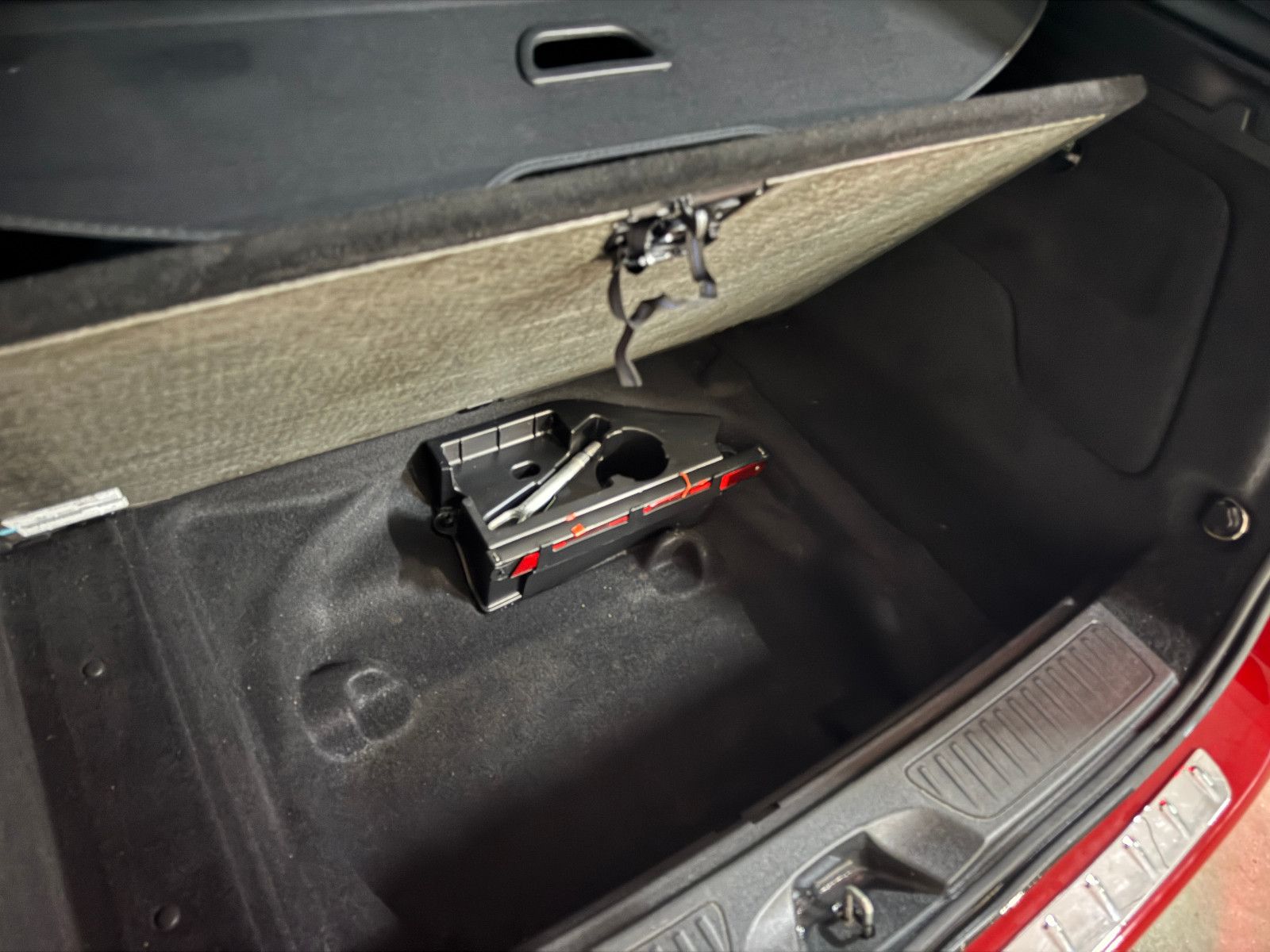 Fahrzeugabbildung Mercedes-Benz B 200 7G-DCT SPORTPAKET URBAN AMG NIGHT COMAND