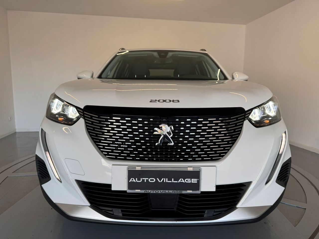 Peugeot 2008 PureTech 130 S&S EAT8 Allure imagem 2