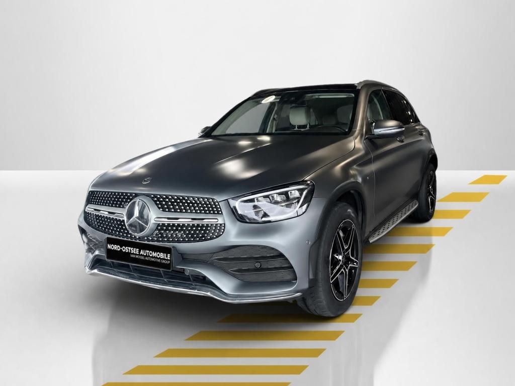 Mercedes-Benz GLC 300 e 4M AMG KAMERA PANO TOTWINKEL SHZ LED