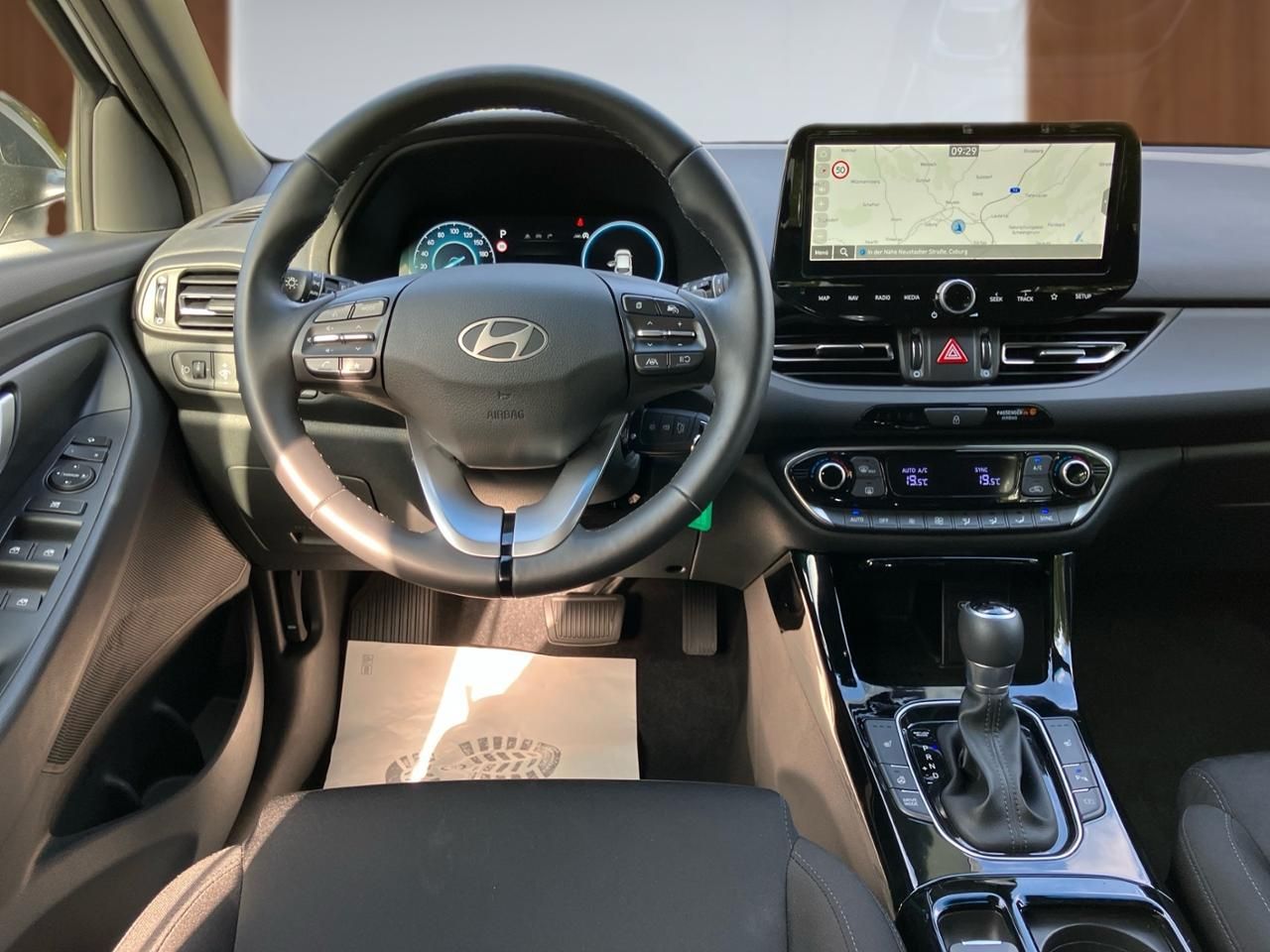 Fahrzeugabbildung Hyundai i30 ADVANTAGE LED*CARPL*SHZ*LHZ*KAM*2Z-K