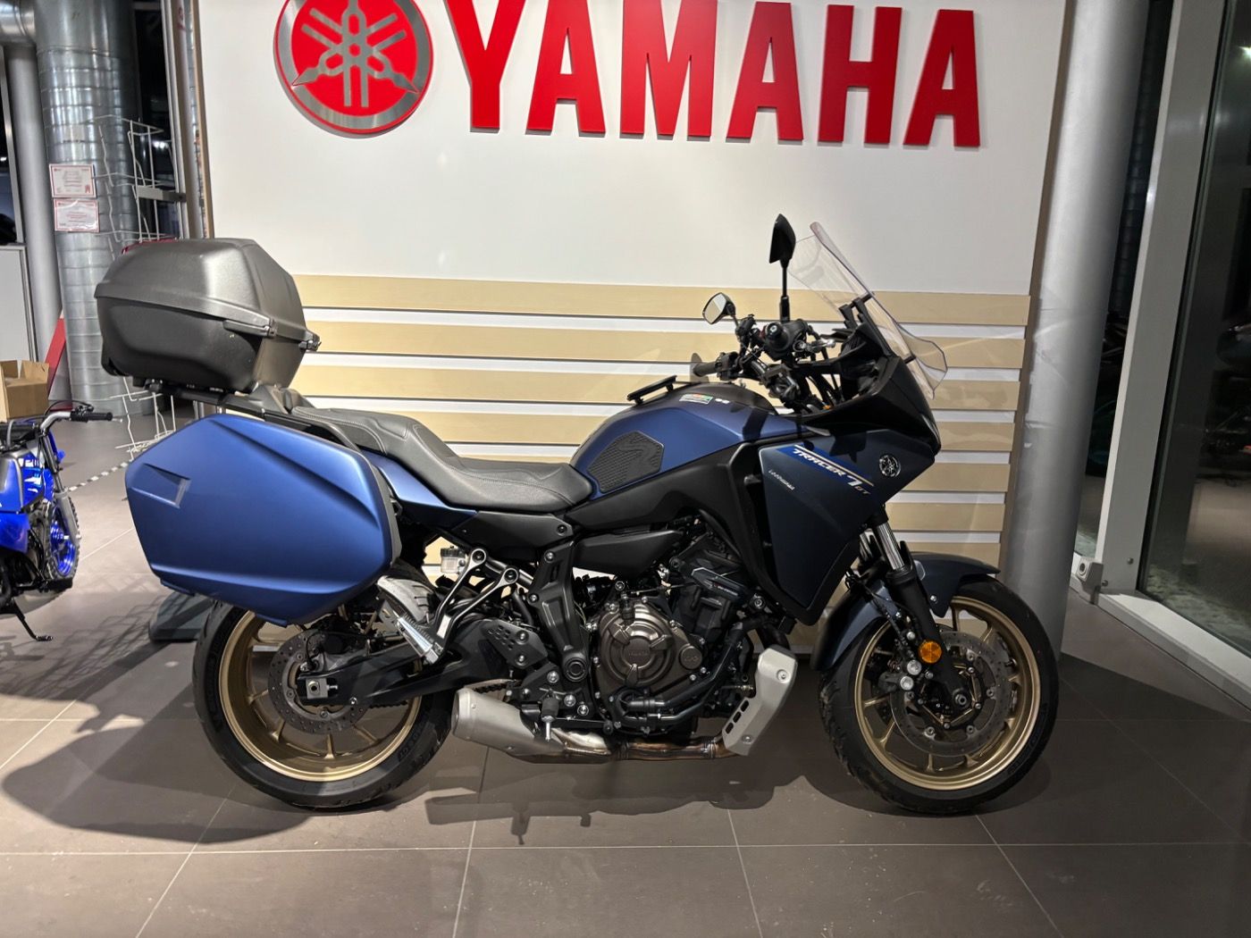 Fahrzeugabbildung Yamaha Tracer 7 GT mit Topcase, Tieferlegung,