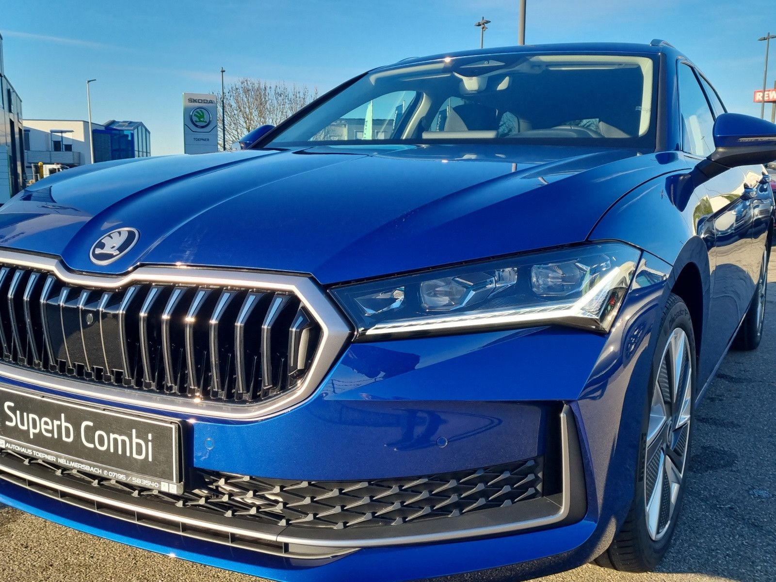 Fahrzeugabbildung SKODA Superb Combi Selection 2,0 TDI 110KW/150PS AHK