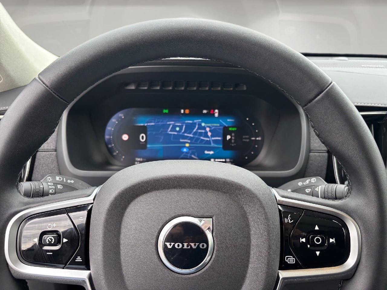 Fahrzeugabbildung Volvo XC90 T8 AWD Ultra Dark Plug-In Hybrid