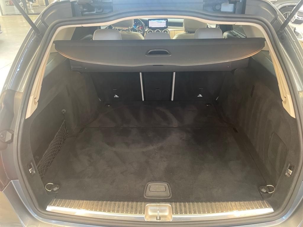 Fahrzeugabbildung Mercedes-Benz C 300 T Avantg. Night ACC Pano 360° Airmatic LED