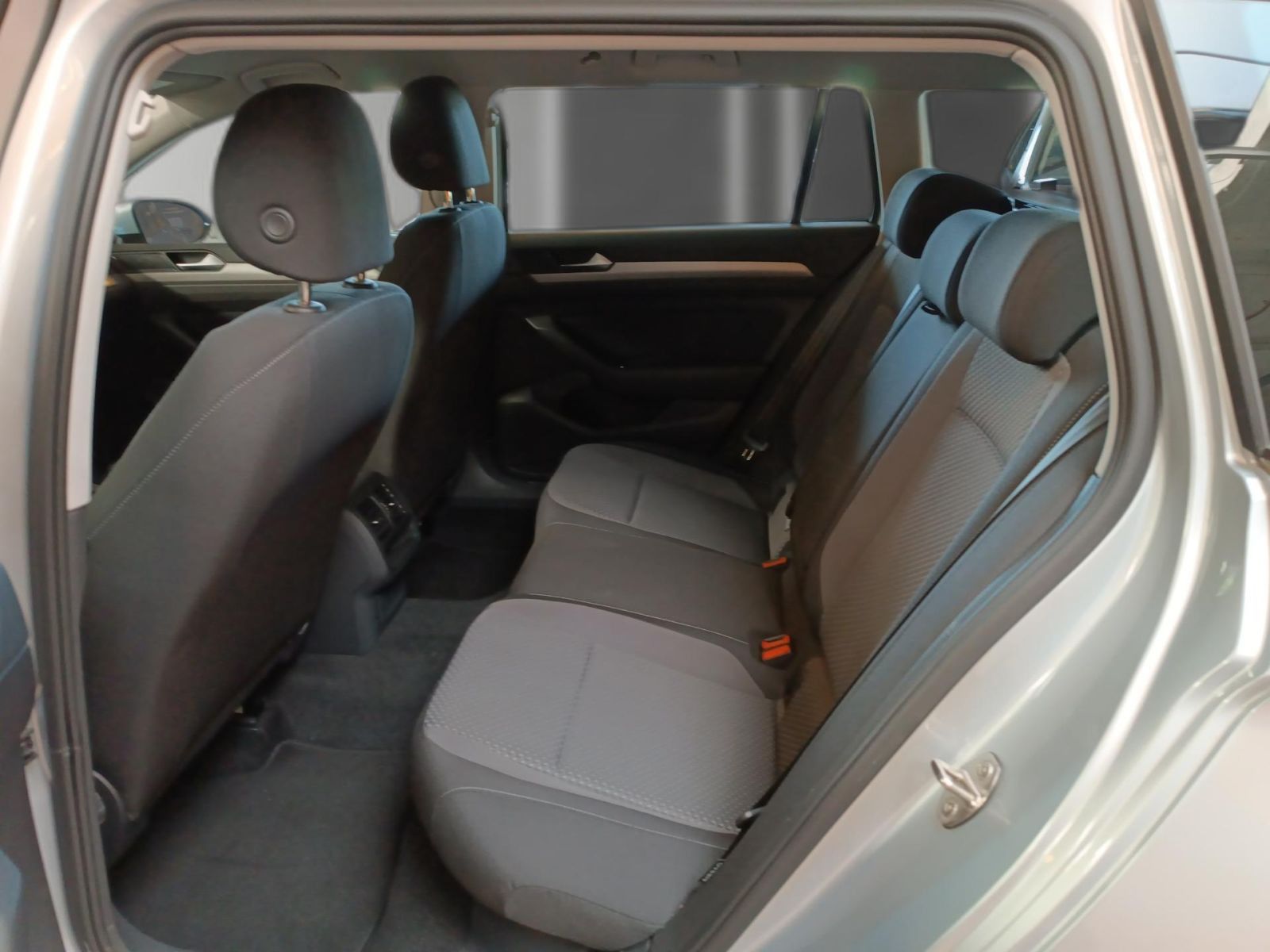 Volkswagen Passat Variant - Bild 12