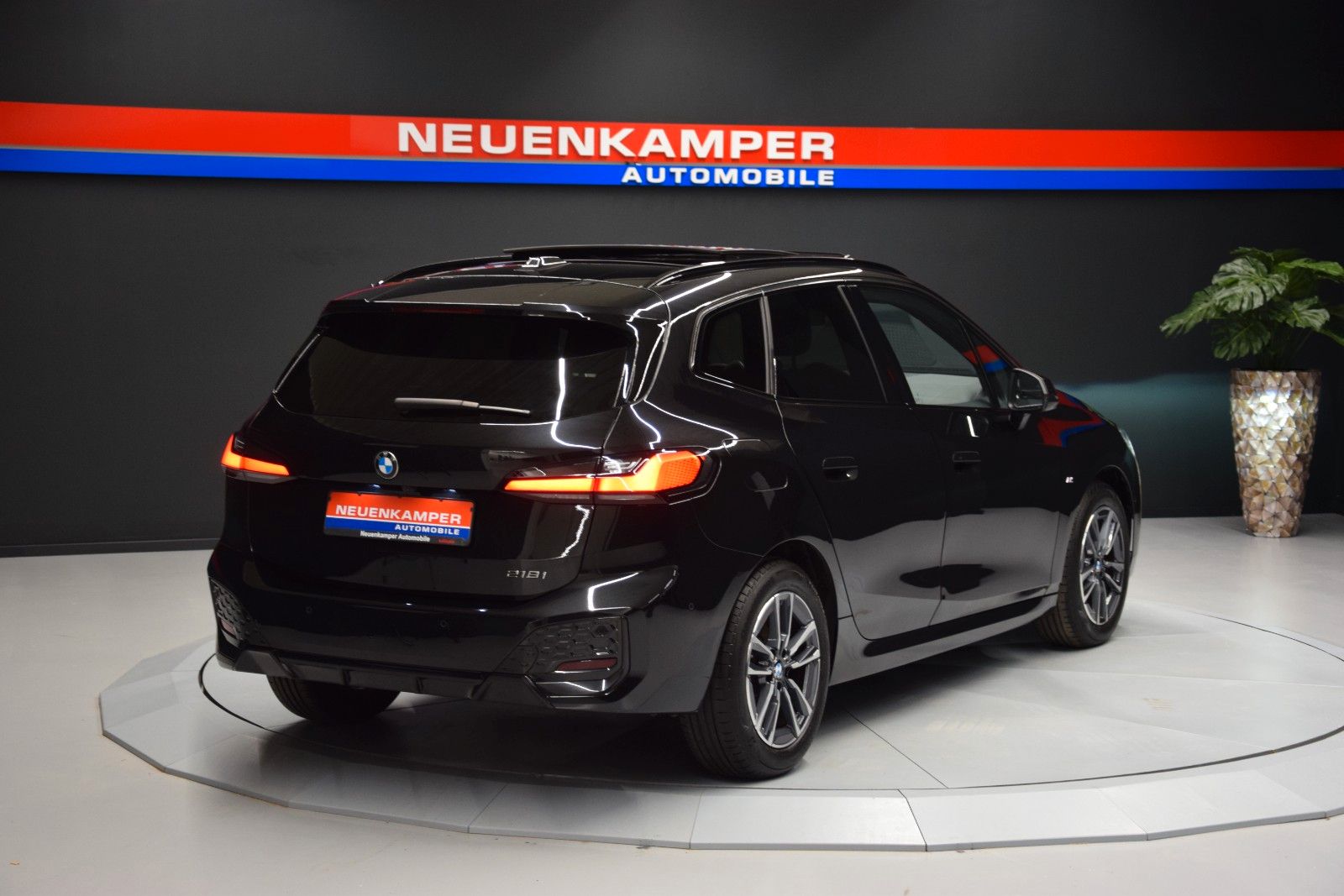 Fahrzeugabbildung BMW 218 i M Sport Leder Navi Pano. LED AHK DAB