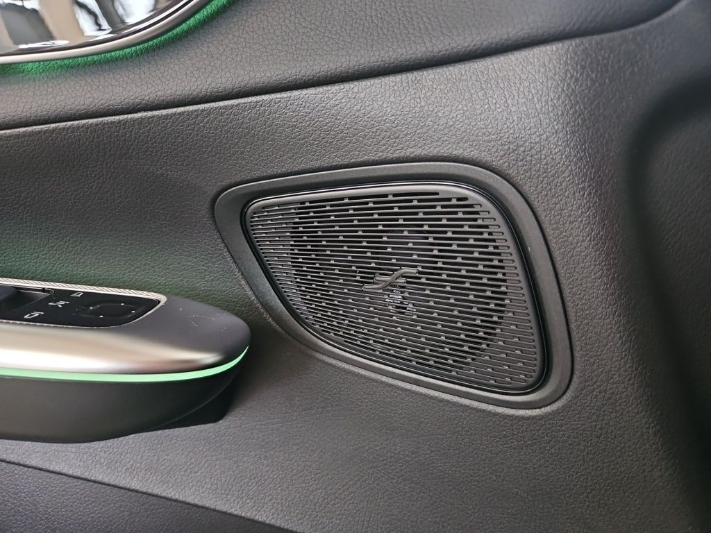 Fahrzeugabbildung Mercedes-Benz GLC 200 4M AMG Night Distronic+ AHK Pano Sitzkl.