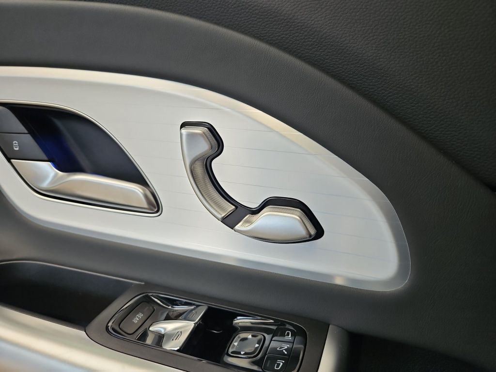 Fahrzeugabbildung Mercedes-Benz GLB 200 NIGHT MULTI AHK 360GRAD MASSAGE WINTER