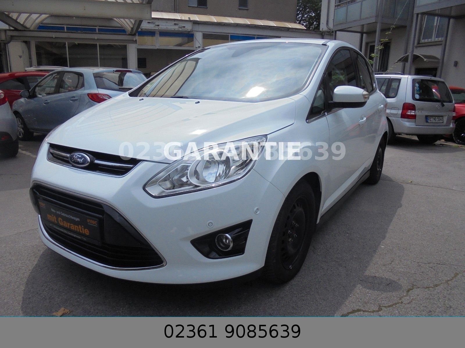 Fahrzeugabbildung Ford C-MAX Titanium/Klima/Navi/Pdc+Kamera/TÜV NEU