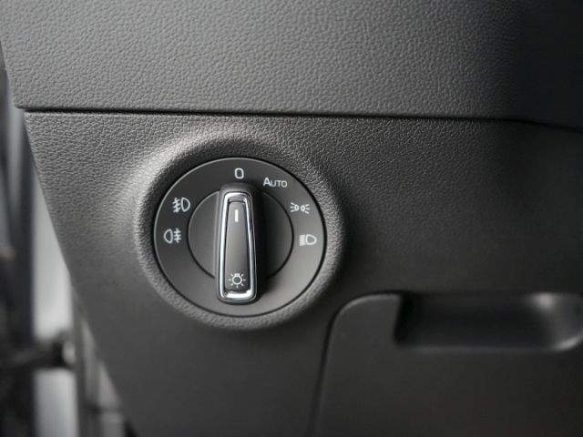 Karoq SELECTION TSI DSG+LED LICHT+NAVI+RÜCKFAHRK