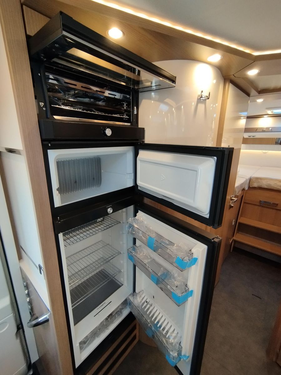 Fahrzeugabbildung Malibu T 490 RB LE comfort Mercedes,Distronic,LED,Autom