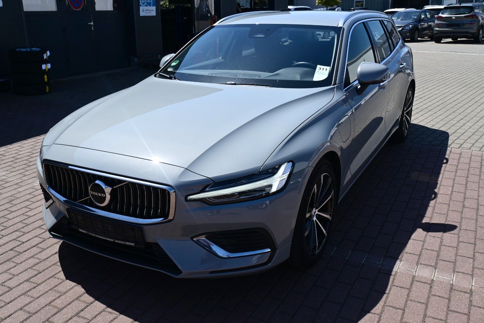 Fahrzeugabbildung Volvo V60 T6 AWD PHEV Essential*Leder*AHK*PDC*