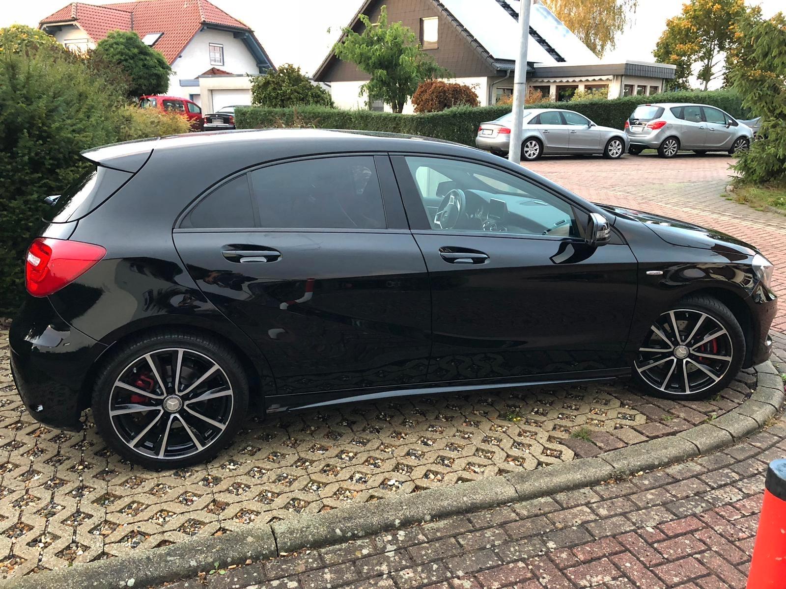 Mercedes-Benz  A 250 AMG Line Shz Memo Infotain Parctr Leder