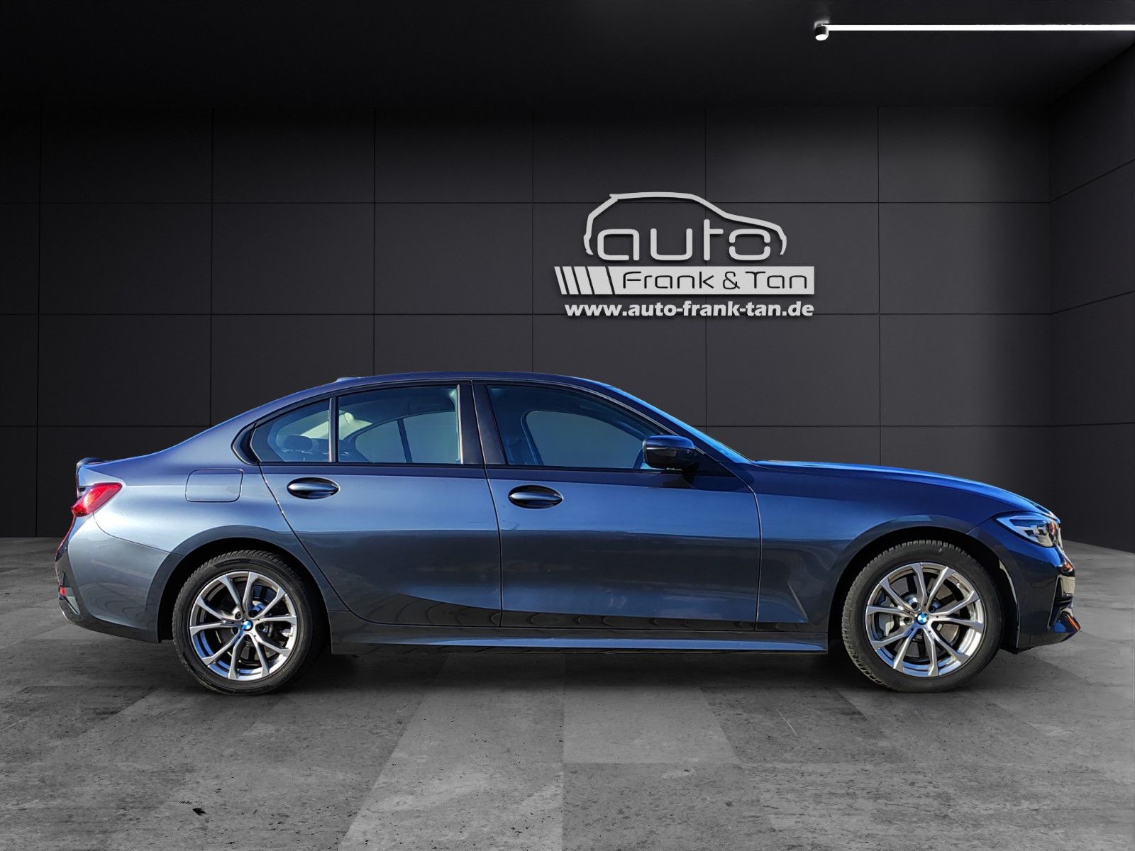 Fahrzeugabbildung BMW 330 e Advantage*LED*Apple CarPlay*SitzHZ*Temp*