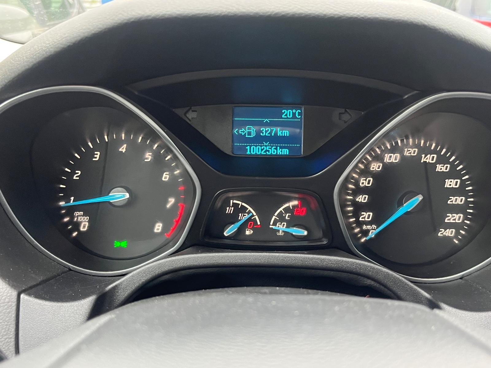 Ford Focus 2014 — photo 14