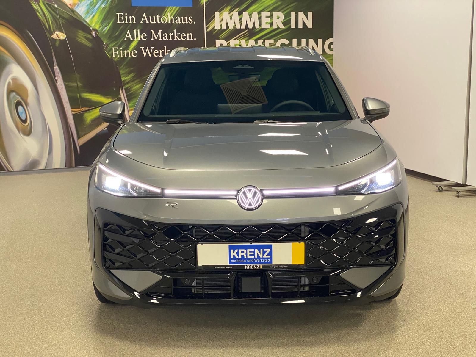 Fahrzeugabbildung Volkswagen T-Roc 1.5 eTSI R-Line NEUES MODELL AHK+ACC+KAMER