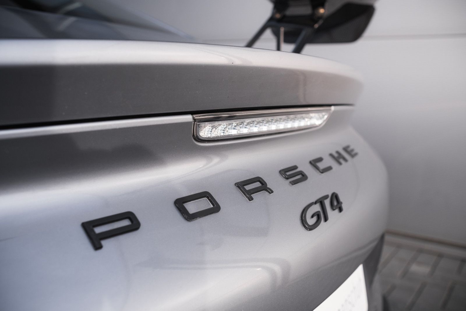 Fahrzeugabbildung Porsche Cayman 981 GT4- prom. Vorbesitz - MR Kit - 460PS