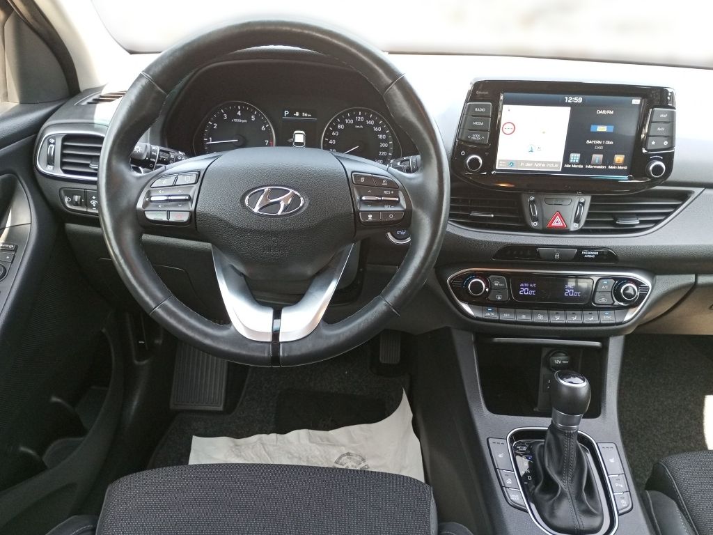 Fahrzeugabbildung Hyundai i30 Kombi 1.4 T-GDI DCT Premium Navi (8-fach)