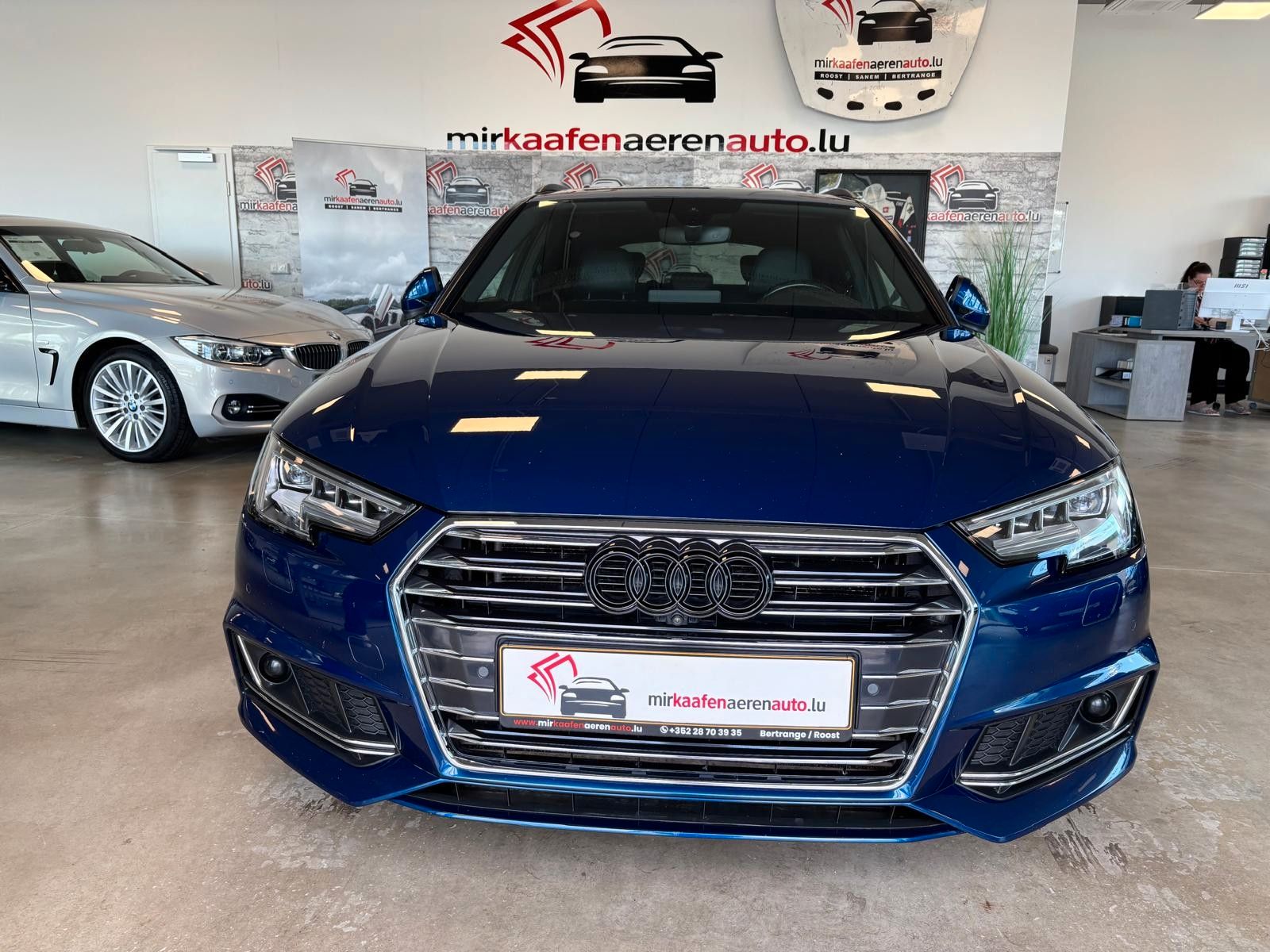 AUDI A4 Avant quattro sport*NAVI*LEDER*SHZ V+H*R-KAM*