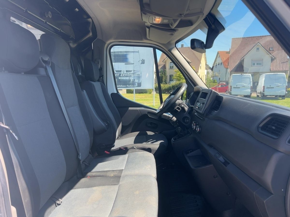 Fahrzeugabbildung Renault Master Kasten L1H1 3,3t dCi 135 AHK Kamera